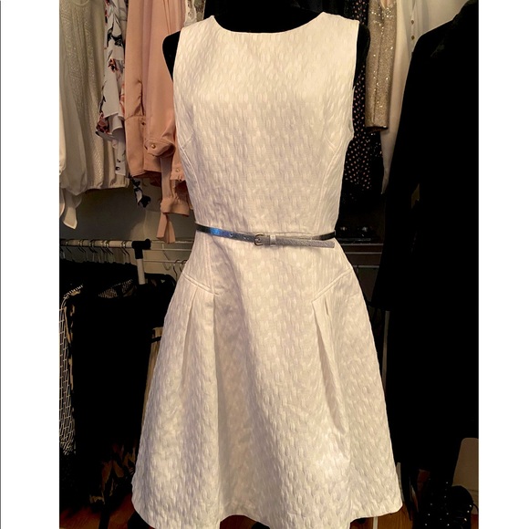 White House Black Market - Picture 1 of 4